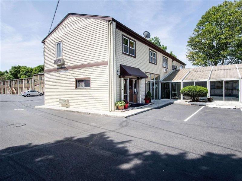 Econo Hospedaje West Yarmouth Exterior foto