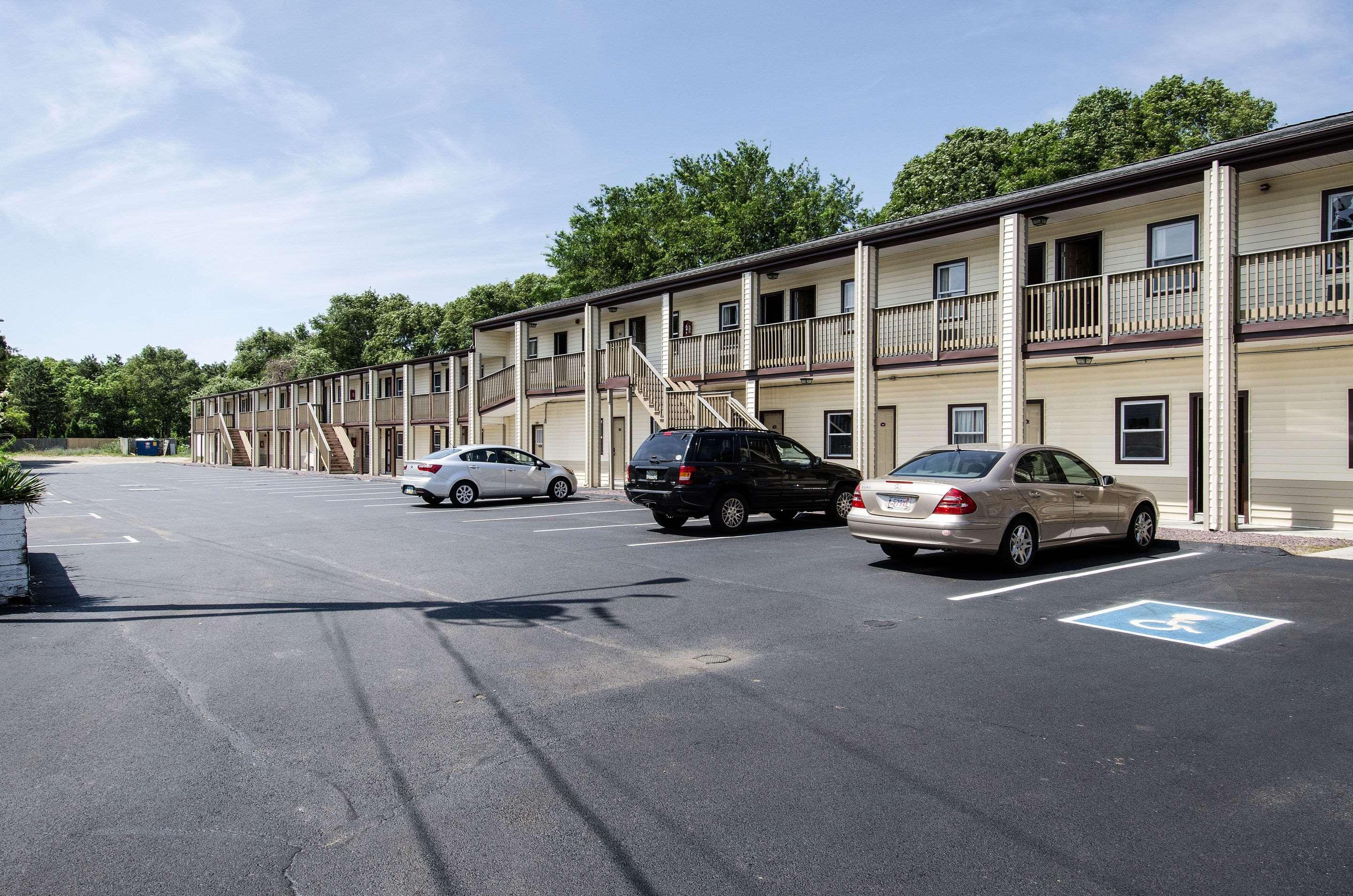 Econo Hospedaje West Yarmouth Exterior foto